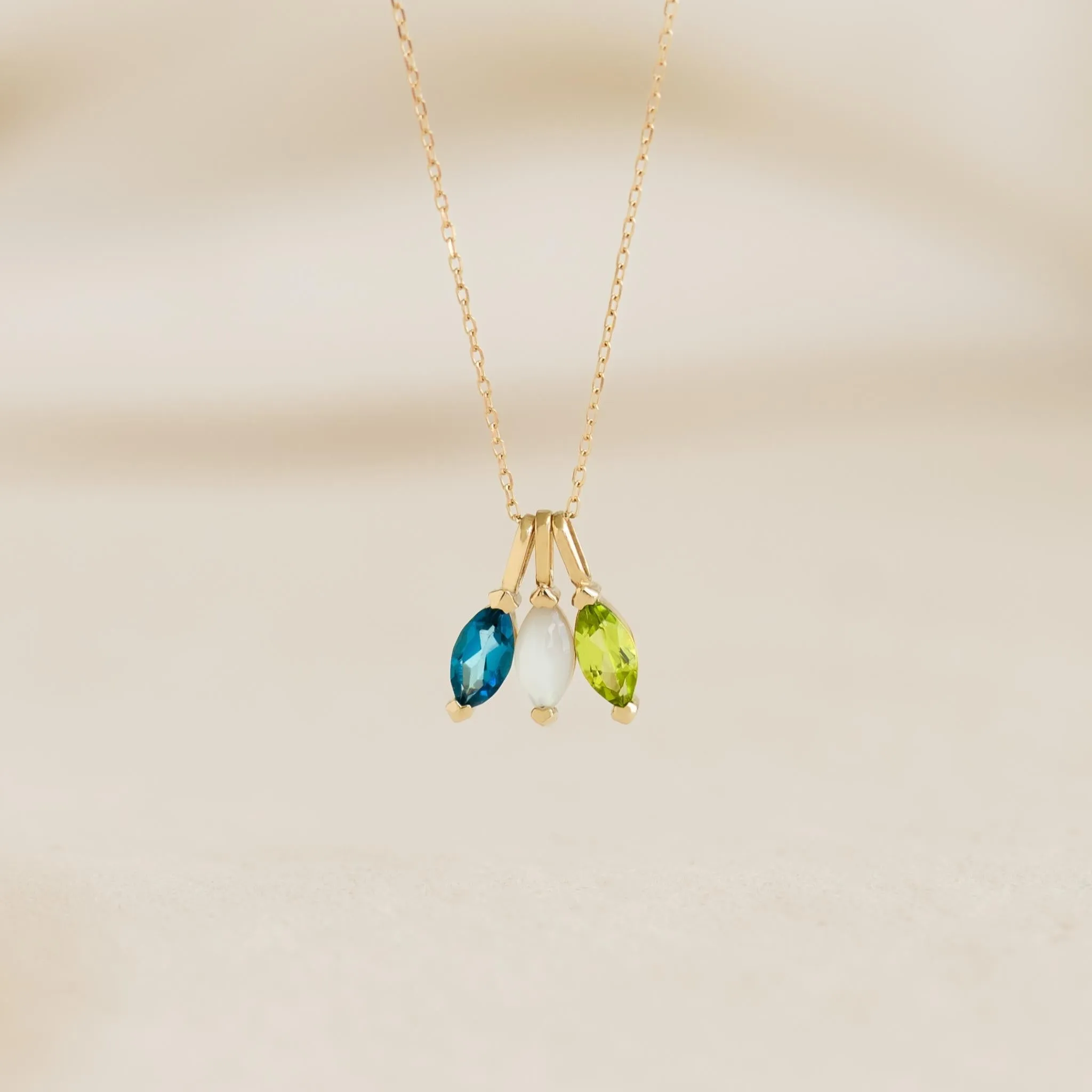 August Birthstone Pendant 14k Gold - Olivine