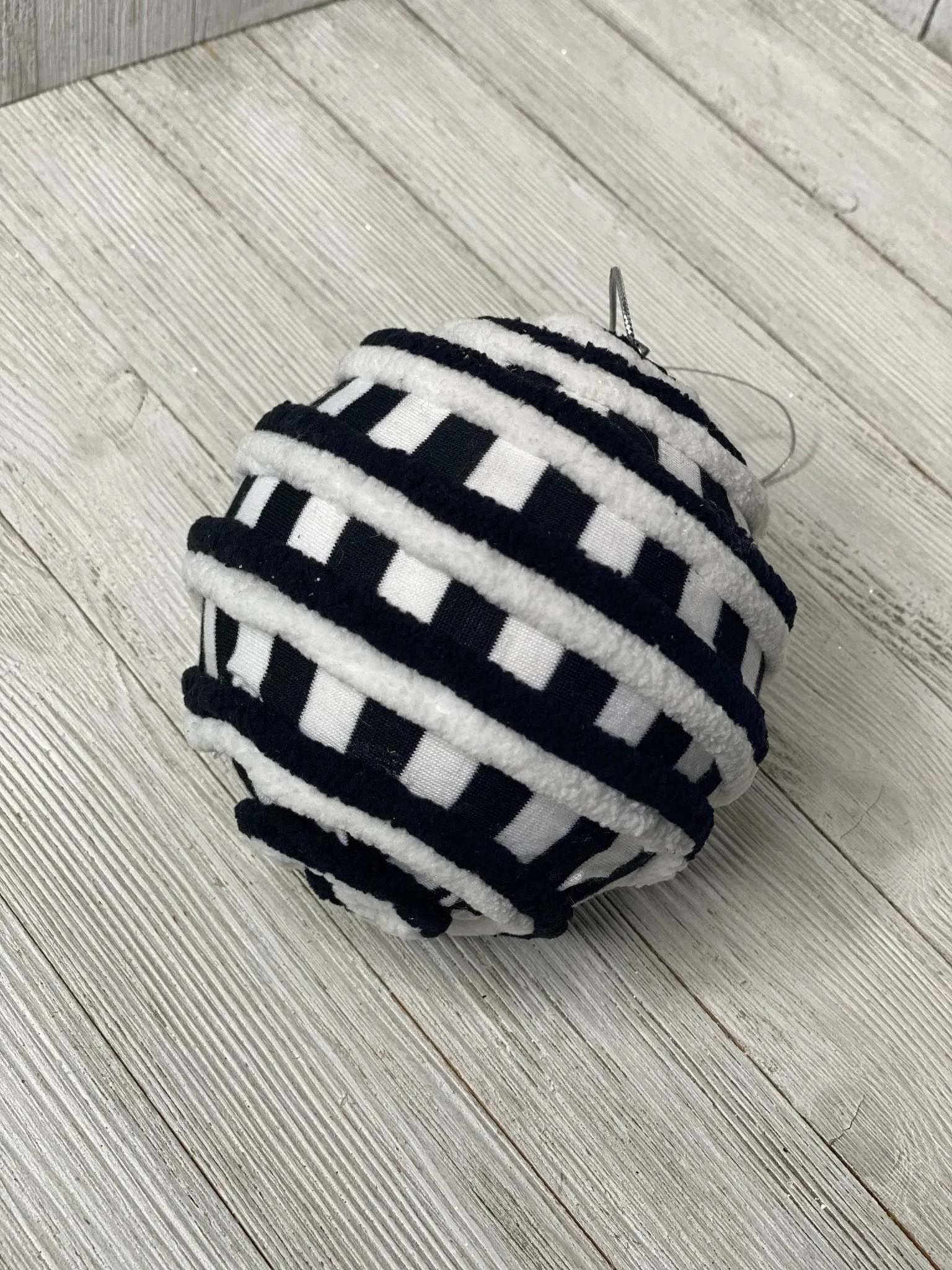 Ball ornaments black and white