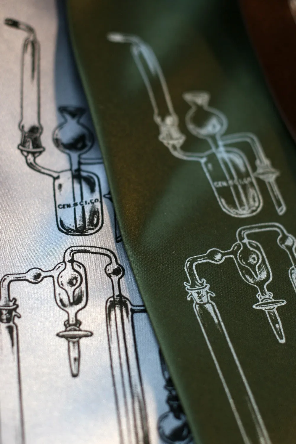 Chemistry Lab Glass Silk Necktie. "Experiment" test tubes tie.