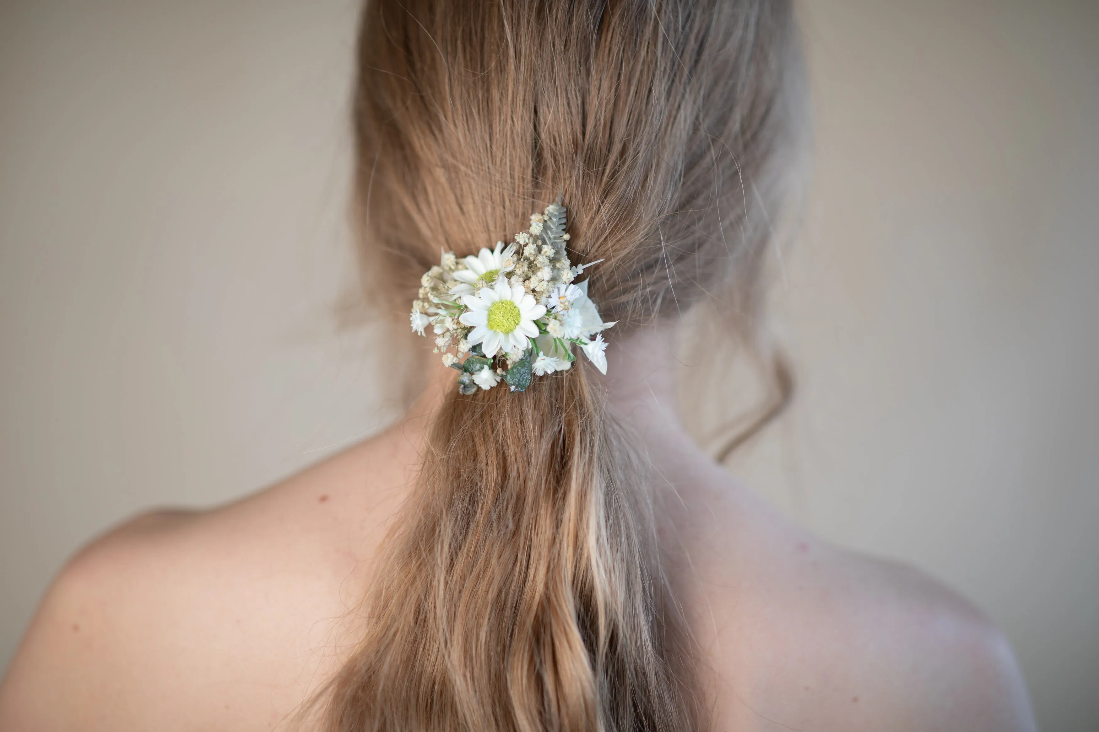 Daisy flower hair tie