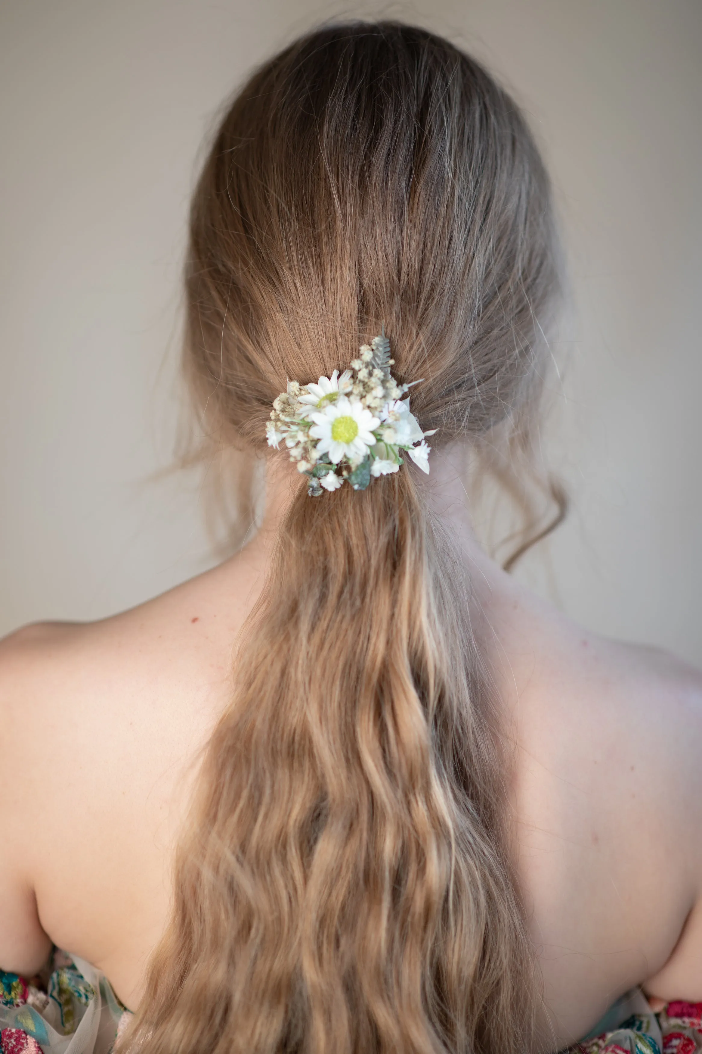 Daisy flower hair tie