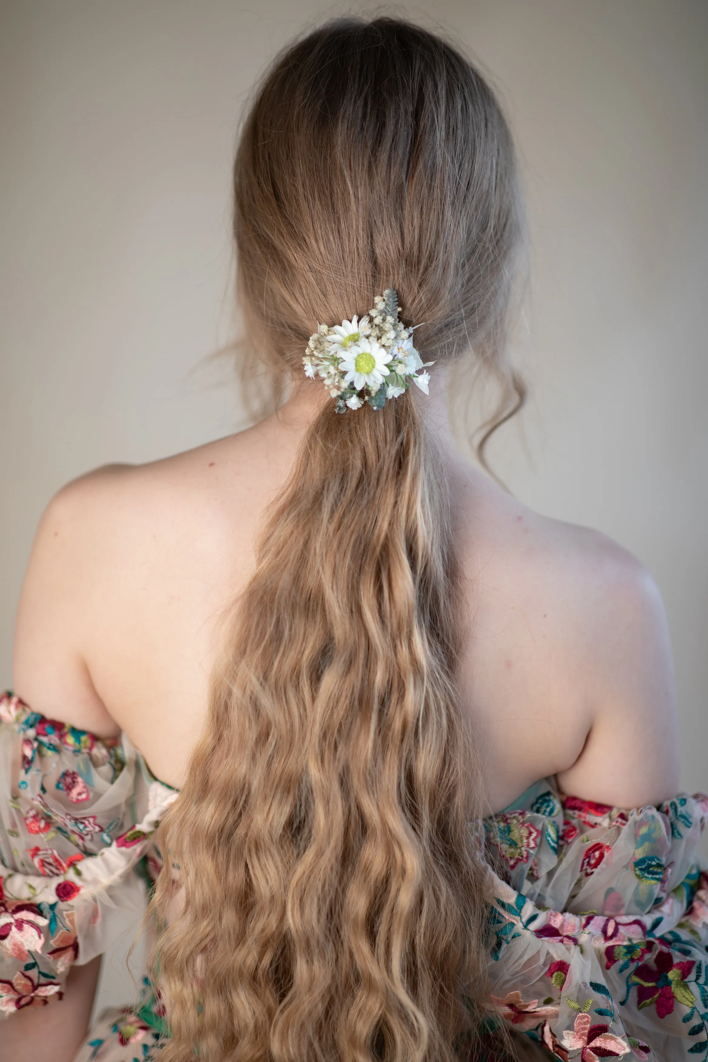 Daisy flower hair tie
