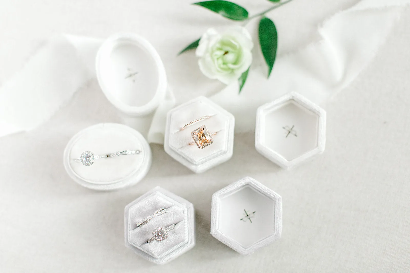 Ivory Velvet Horizontal Oval Ring Box