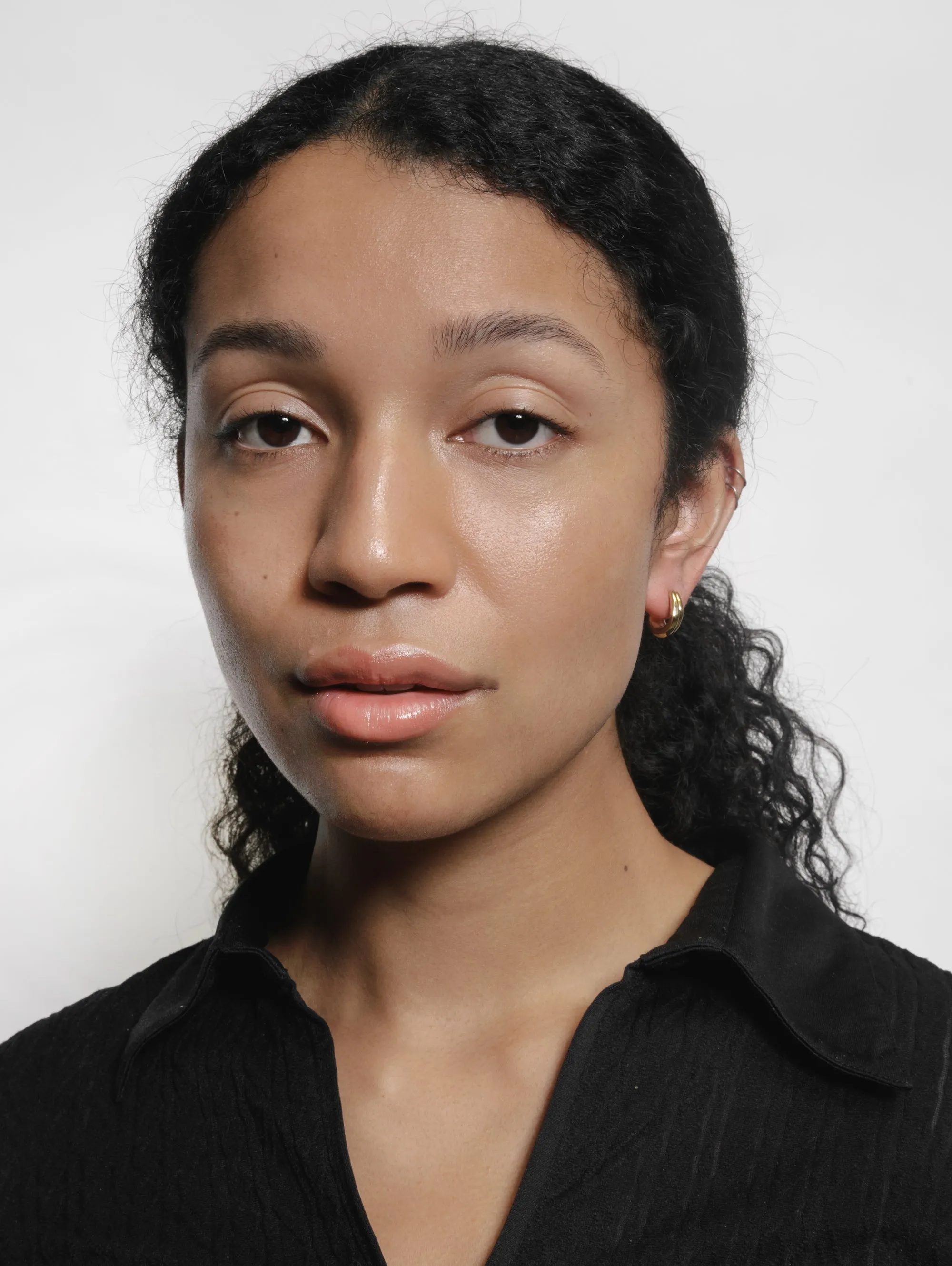 Maeve Hoops in Gold