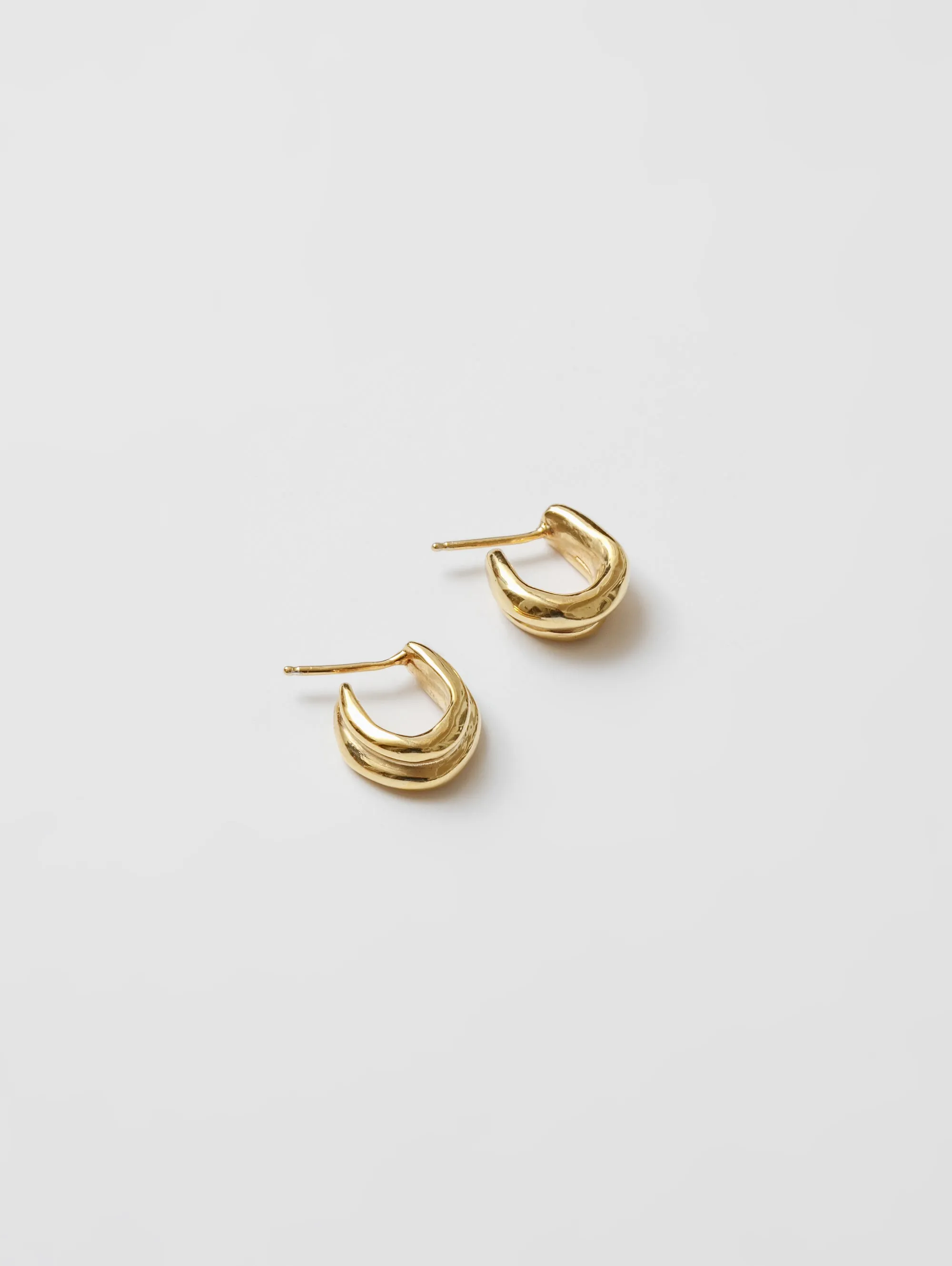Maeve Hoops in Gold